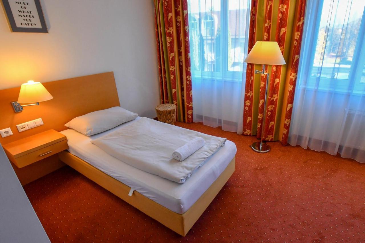 Motel55 - Nettes Hotel Mit Self Check-In In Villach, Warmbad ภายนอก รูปภาพ